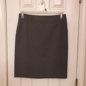 💰 3/$20 ANN TAYLOR Loft Pinstripe Pencil Skirt